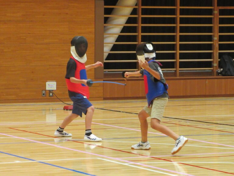 春の小学生フェンシング体験教室